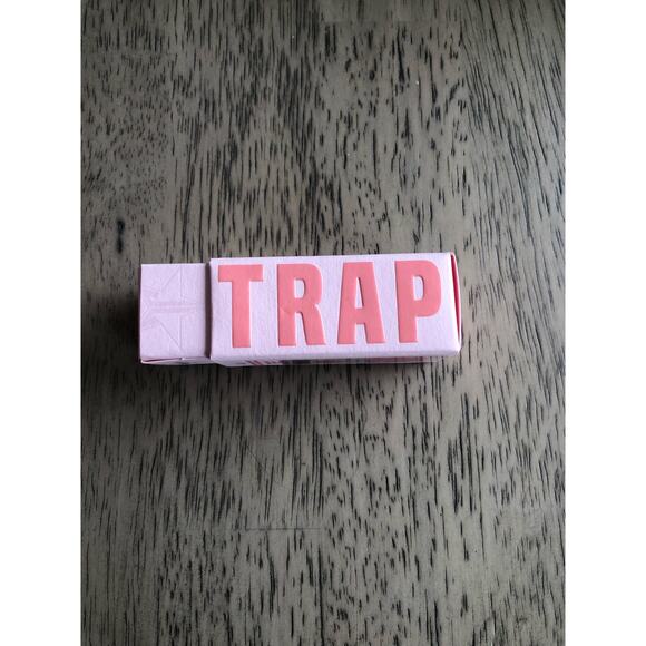 Jeffree Star Velvet Trap Lipstick in Dominatrix - Picture 4 of 8